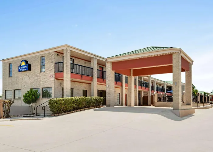 Days Inn By Wyndham San Antonio Near Fiesta Park